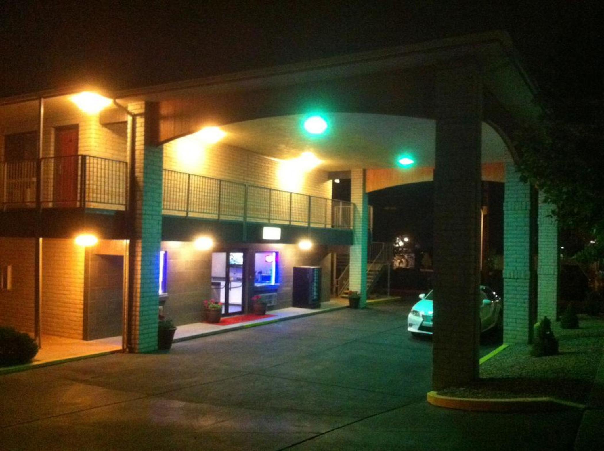 Travelodge By Wyndham Albuquerque East Exterior foto