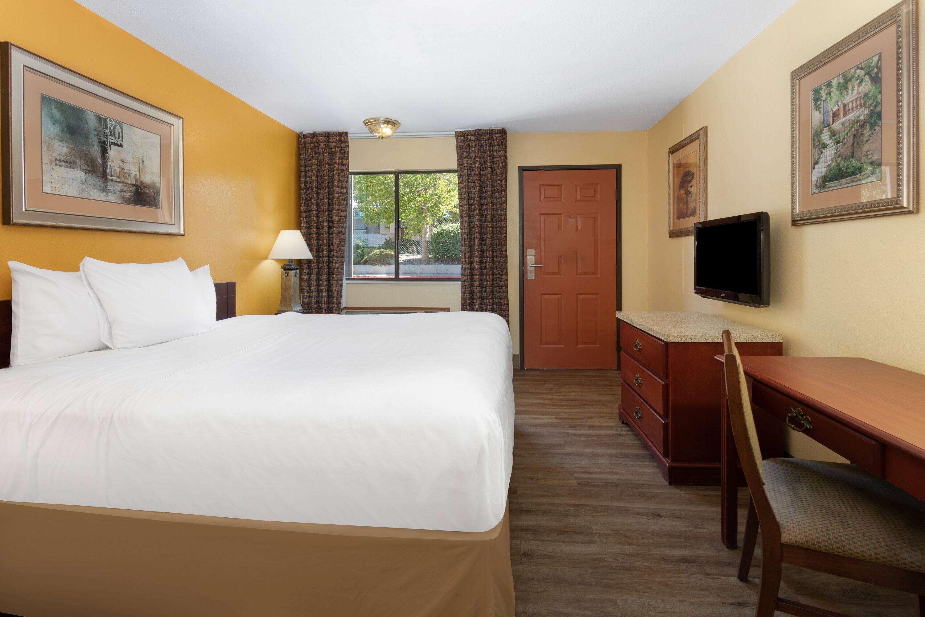Travelodge By Wyndham Albuquerque East Exterior foto